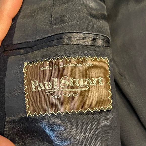 Thick and Warm Paul Stewart Coat. Beautiful Navy Blue Color. UNBELIEVABLE Find! - Picture 6 of 10